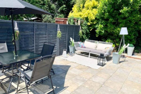 Contemporary 3 bed house with spacious garden close to Stratford